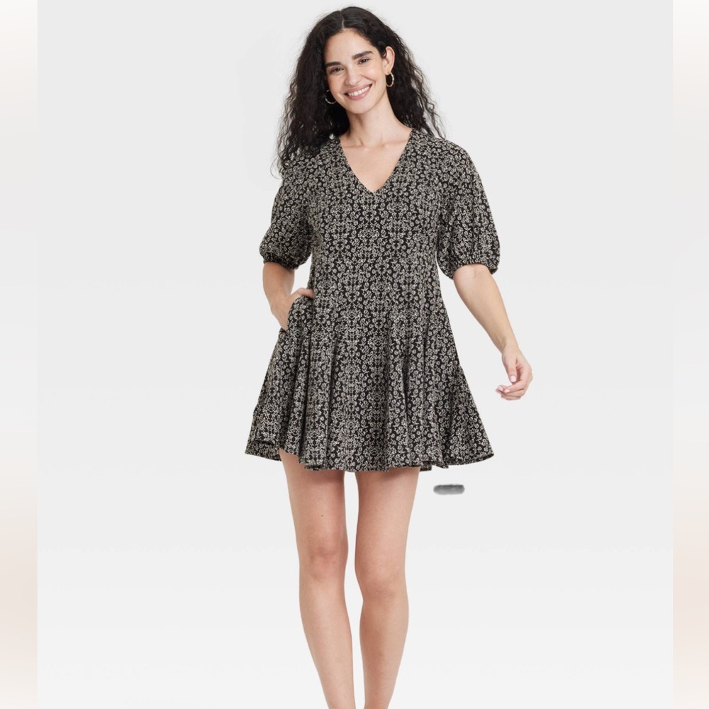 Universal Thread Black Floral Mini Dress Women’s S A-Line Bell Sleeve Pockets